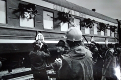Подготовка-к-отправлению-пассажирского-поезда-ст.-Куанда-1984